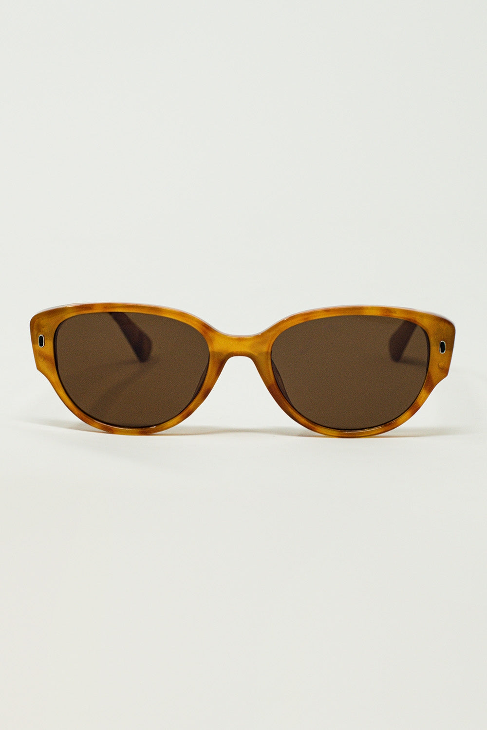 26 Oval Sunglasses in Light Yellowish Tortoise Shell